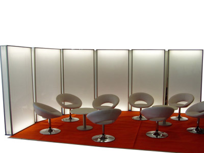 Leuchtstellwand Lounge