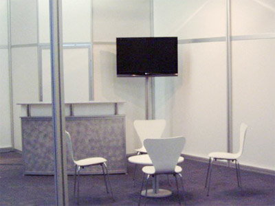 Systemstellwand R8 breites Profil Mietsystemstand